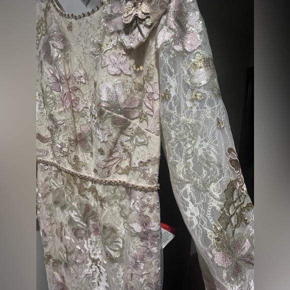 Floral embroidered lace trumpet gown - Picture 7 of 8